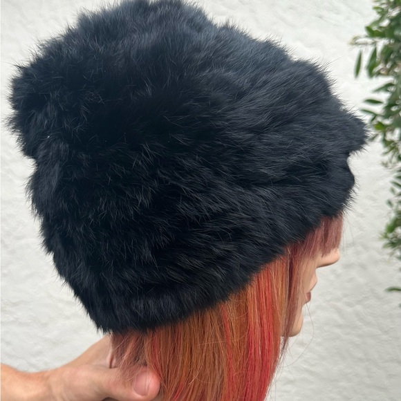 BARNEYS NEW YORK Fur Cap/Hat. Black - Picture 5 of 13